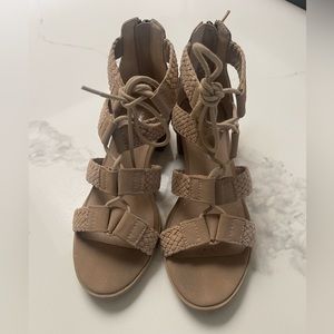Treasure & Bond Nude/Tan Sandals for girls